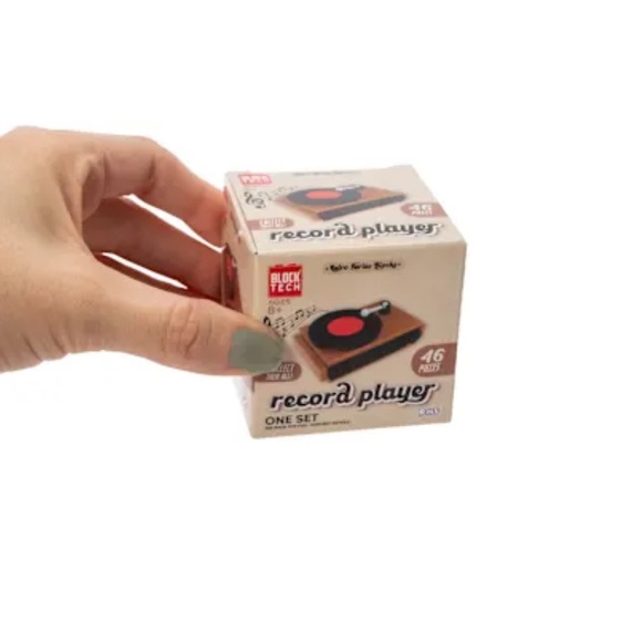 Block Tech Retro Record Player Building Set - Picture 3 of 3